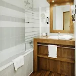 Hotel & Octel