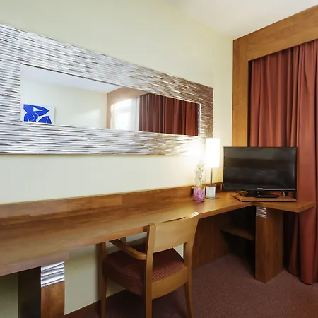 & Octel מלון פורטה-סור-גארון