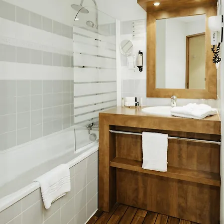 Hotel & Octel