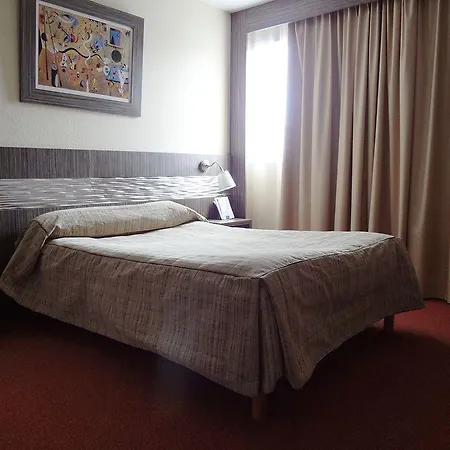 & Octel Hotell 3*