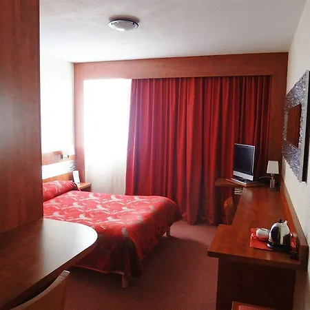 & Octel Hotell