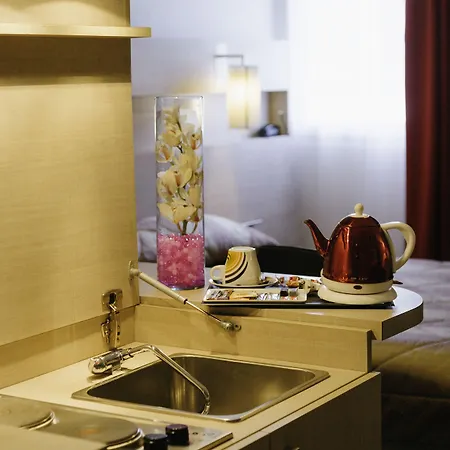 Hotel & Octel 3*