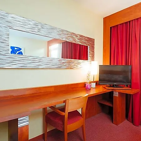 & Octel Hotel 3*